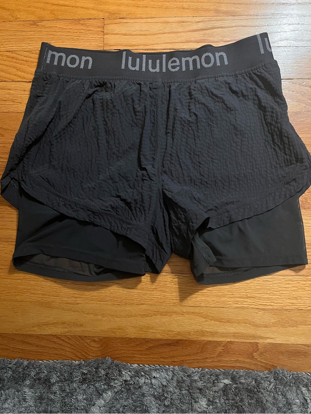 Lululemon Logo Waistband High-Rise Training Shorts Size 14 2 in 1 Shorts